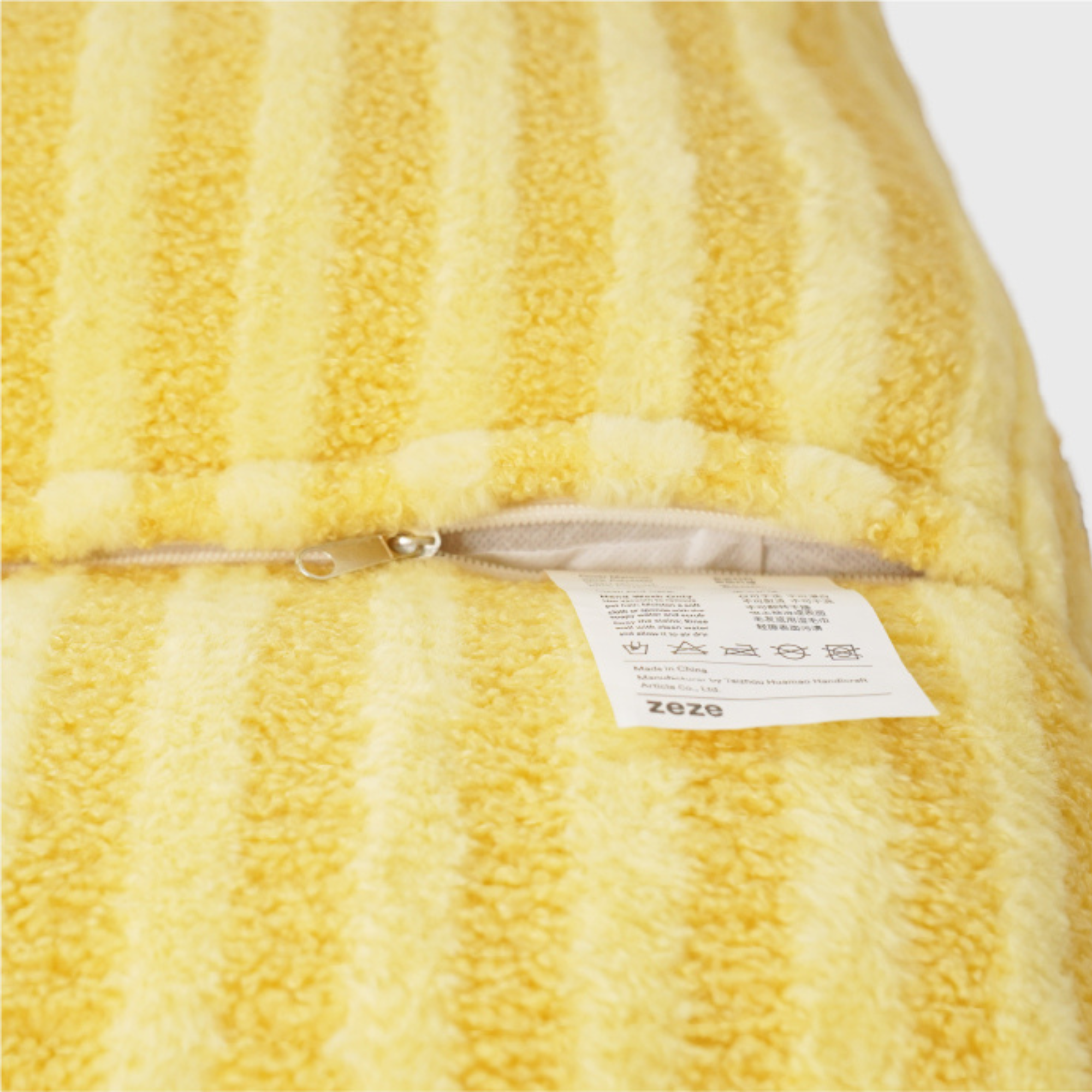 ZEZE Striped Furniture Style Sofa Cat Bed