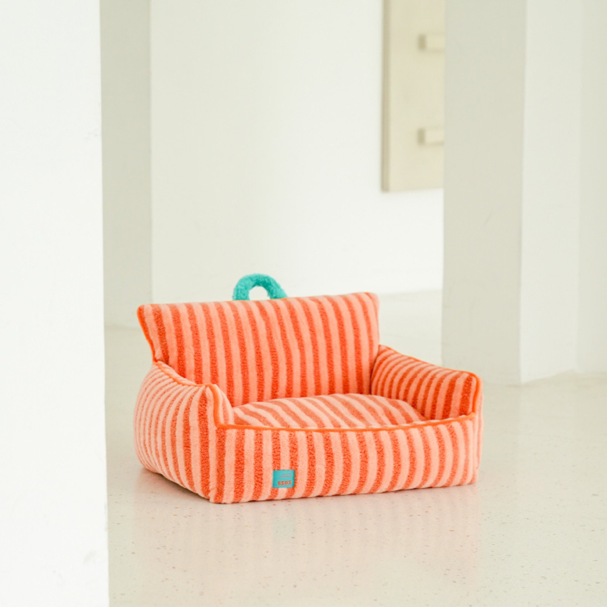 ZEZE Striped Furniture Style Sofa Cat Bed