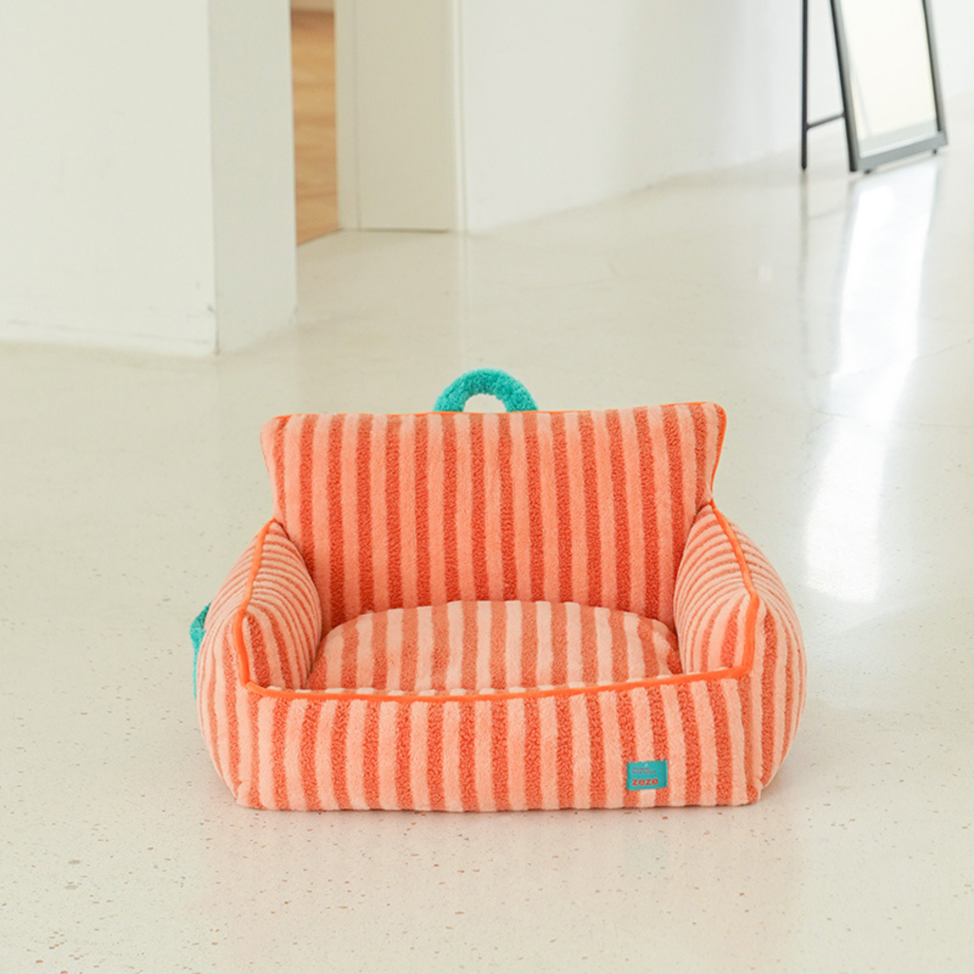 ZEZE Striped Furniture Style Sofa Cat Bed