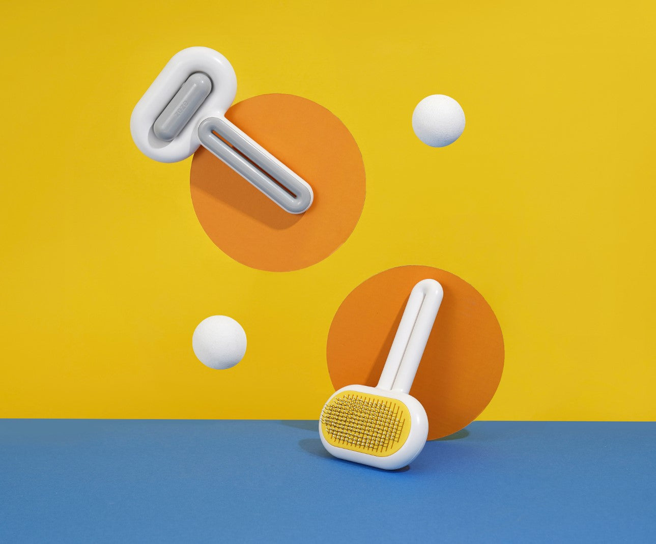 Capsule-Shaped Pet Massage Grooming Brush