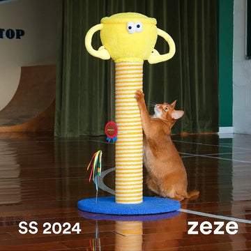 ZEZE Trophy Cat Scratching Post