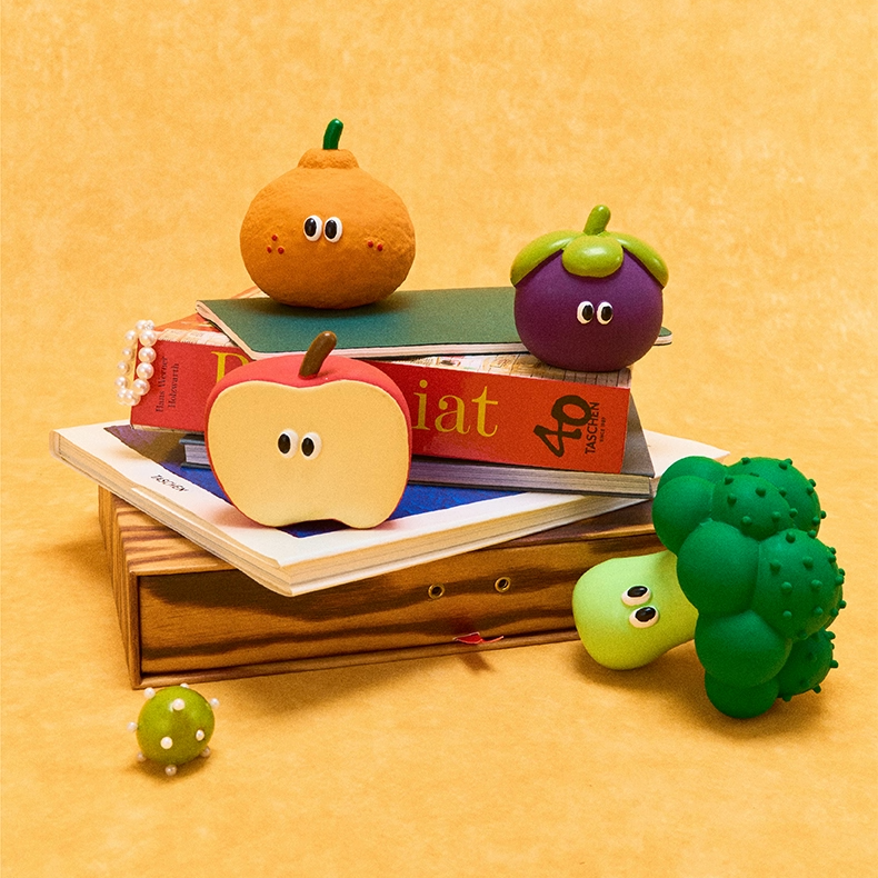 ZEZE Veggie & Fruit Squad Latex Squeaky Dog Toy - Mangosteen