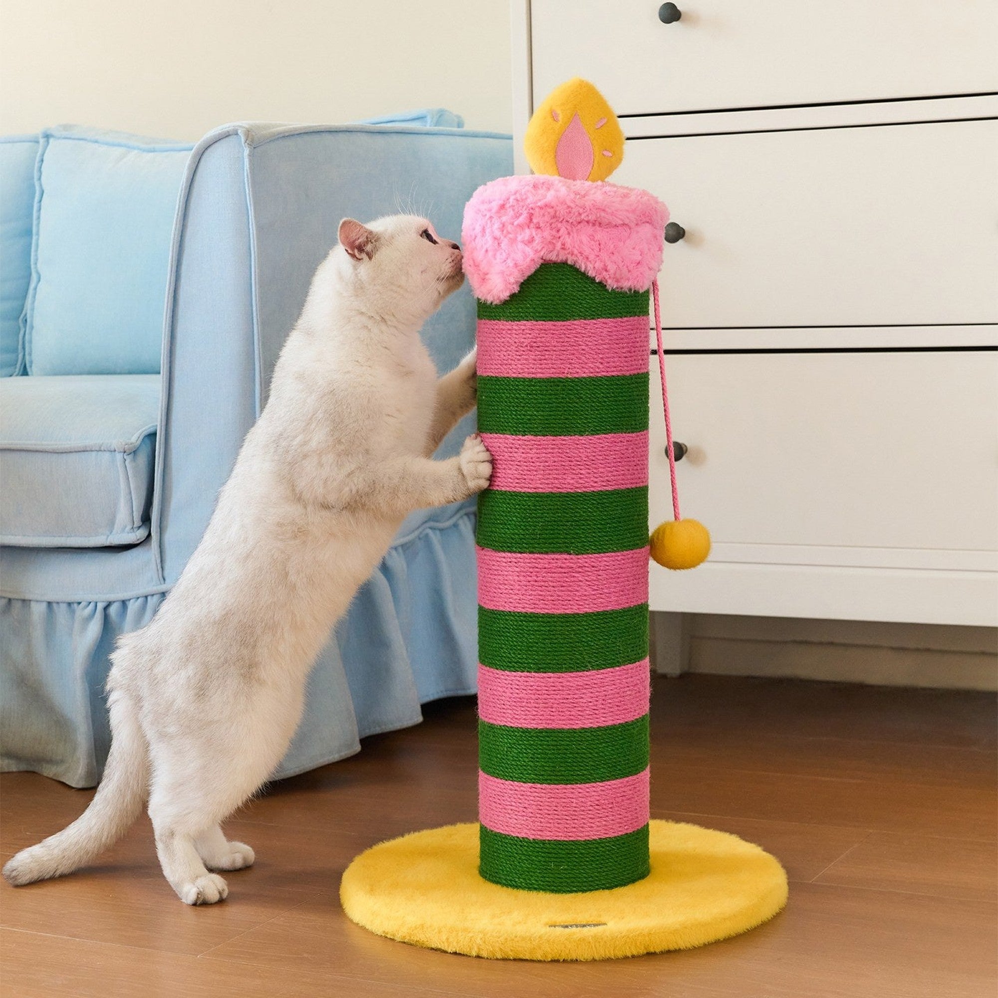 ZEZE Birthday Candle Scratching Post - Neon Sweetheart