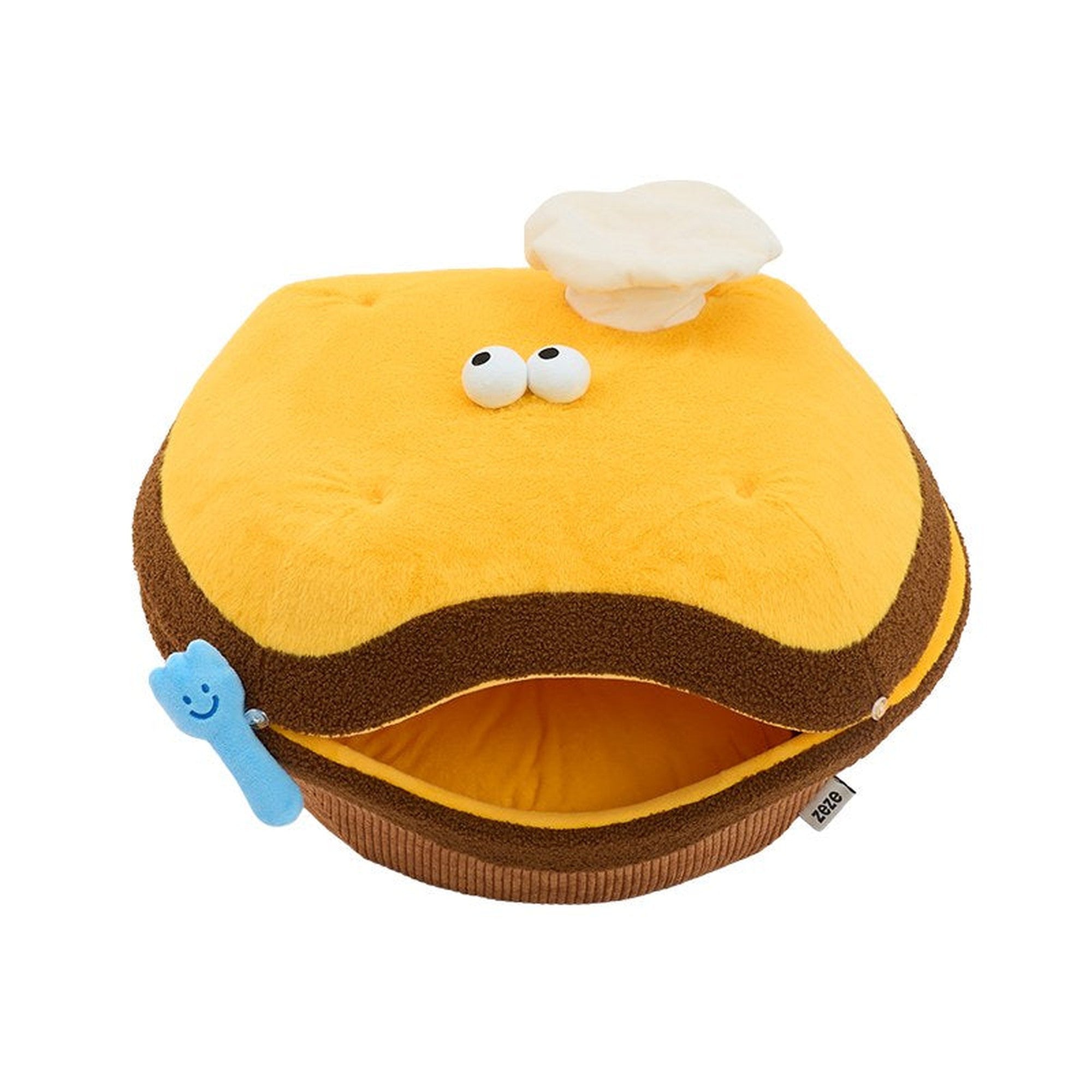 ZEZE Chef Tart covered pet bed on white