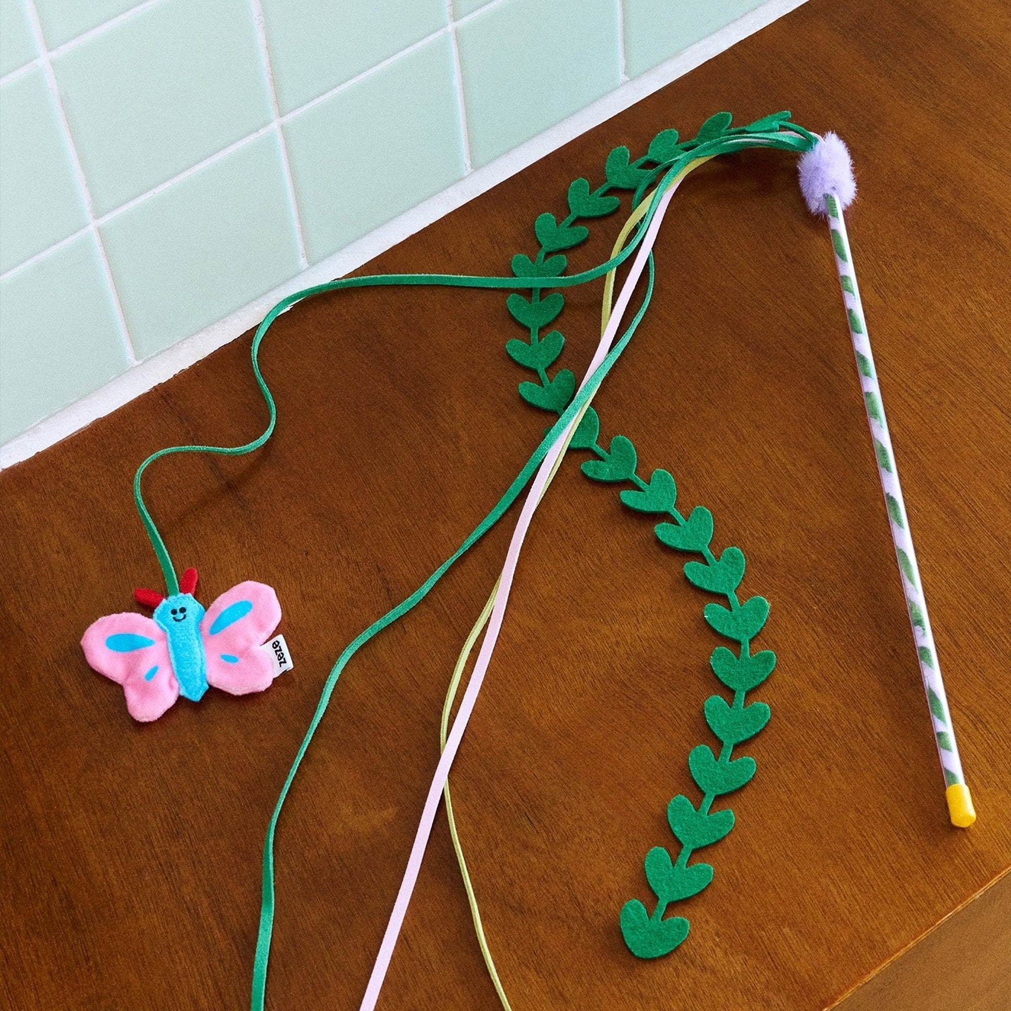 ZEZE Daydream Cat Teaser Wand - Silky Butterfly