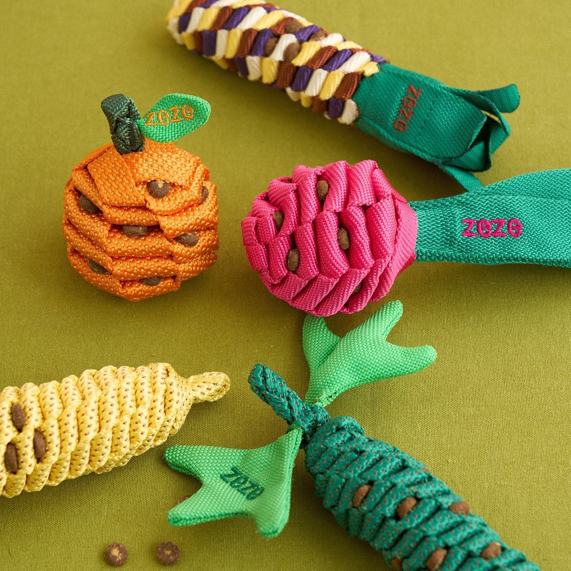 ZEZE Fruit & Veggie Rope Toy - Rainbow Corn