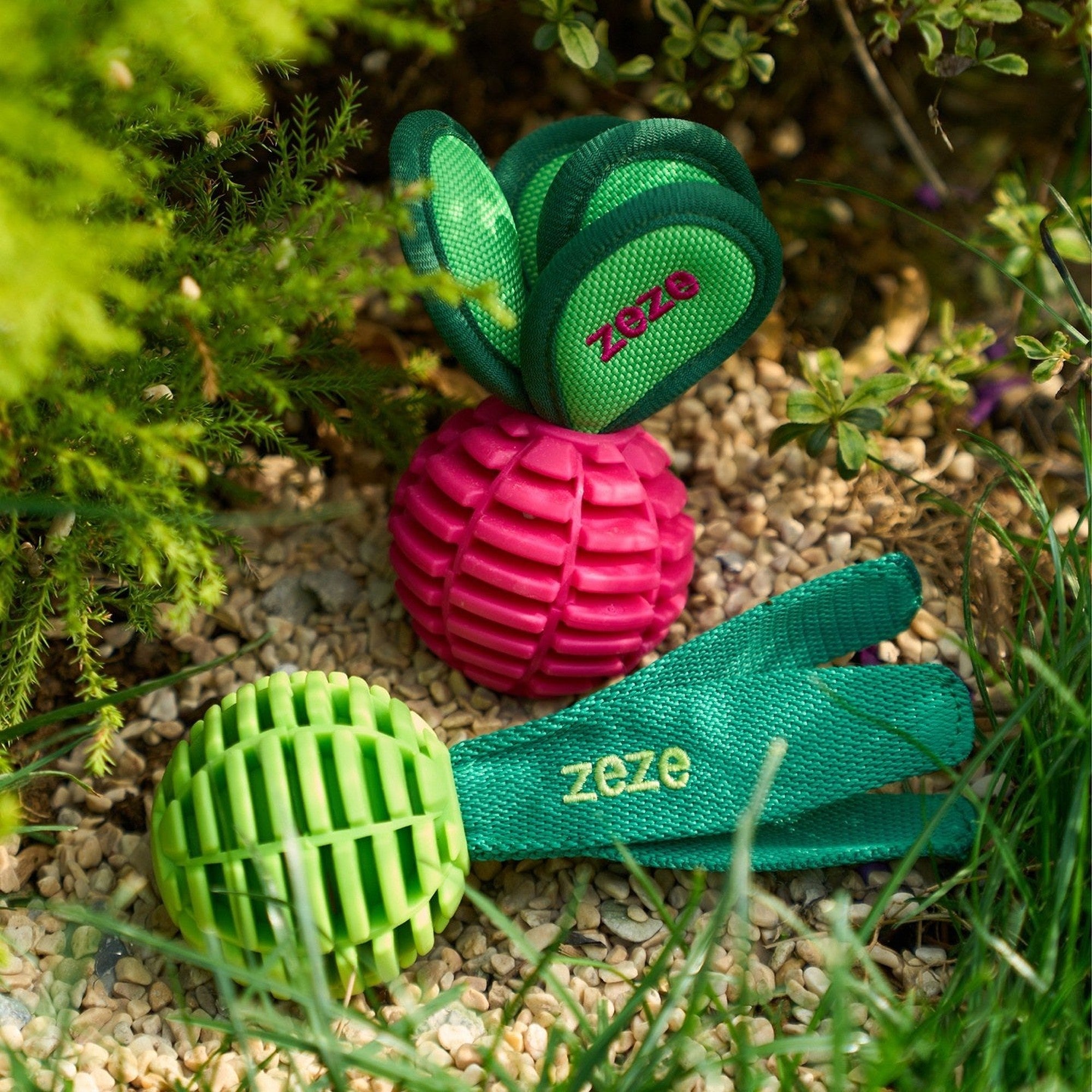 ZEZE Garden Radish Chew Toy - Little Radish (Squeaky)