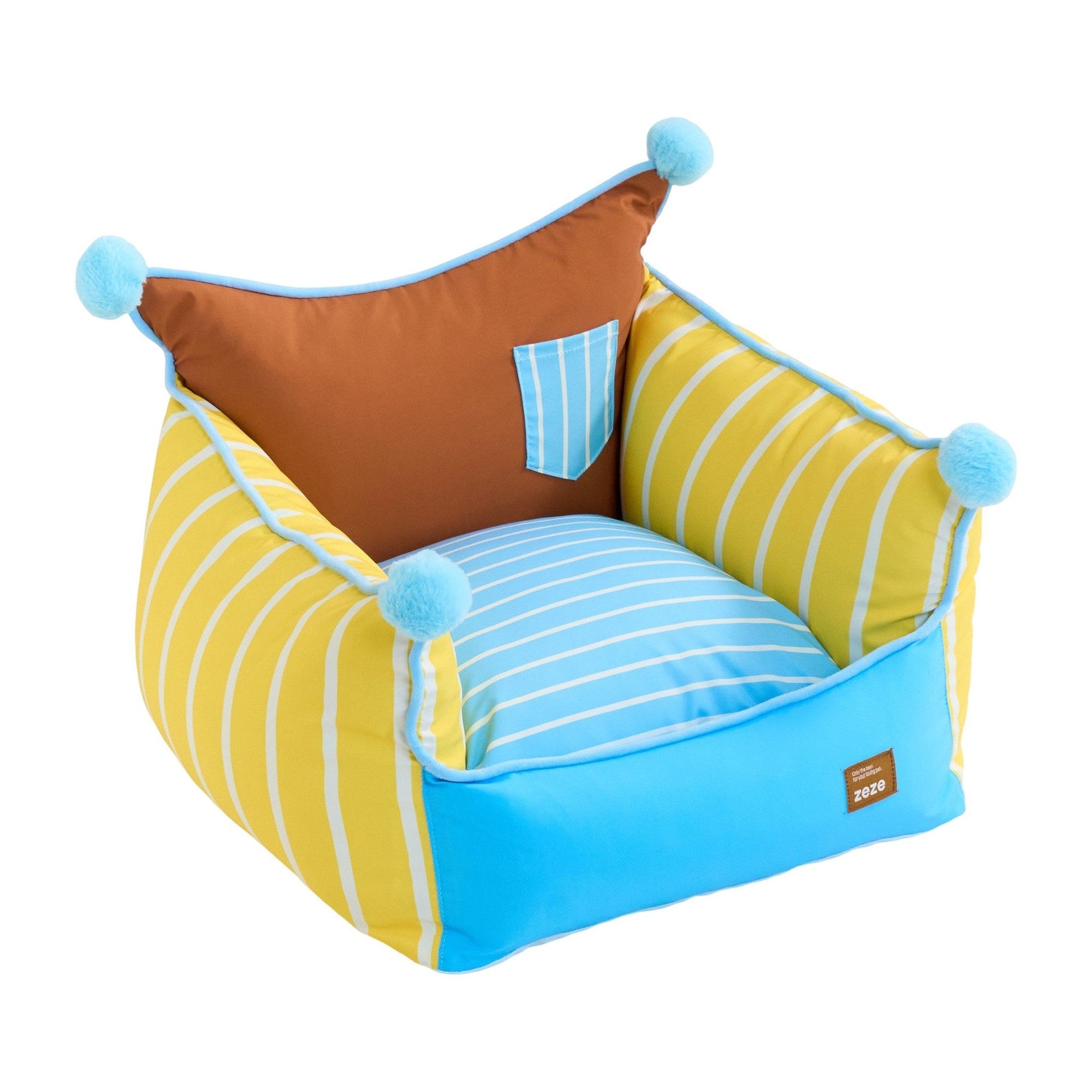Pompom pet sofa three-quarter view on white
