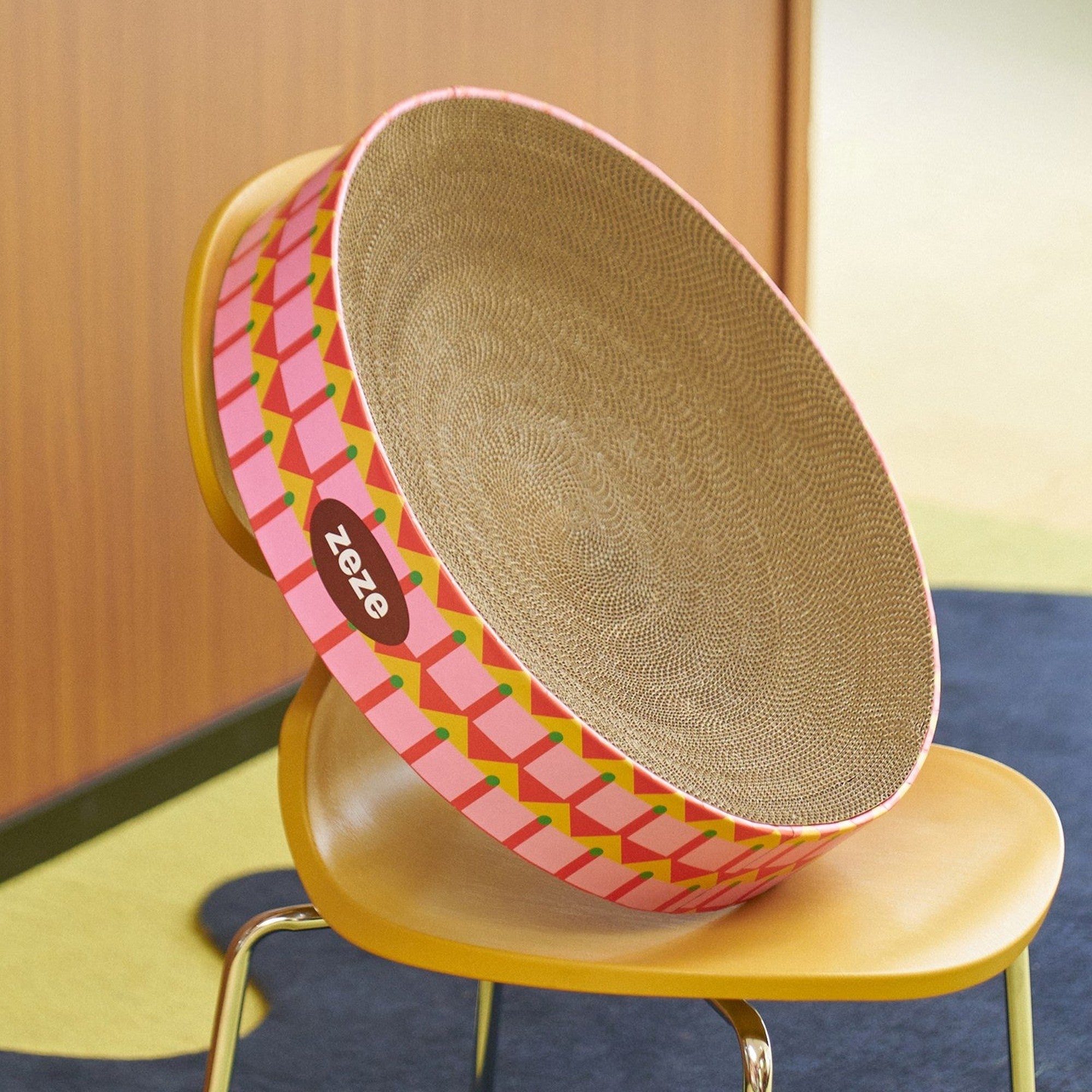 ZEZE Round Cat Scratcher Bowl - Pink Neon (XL)