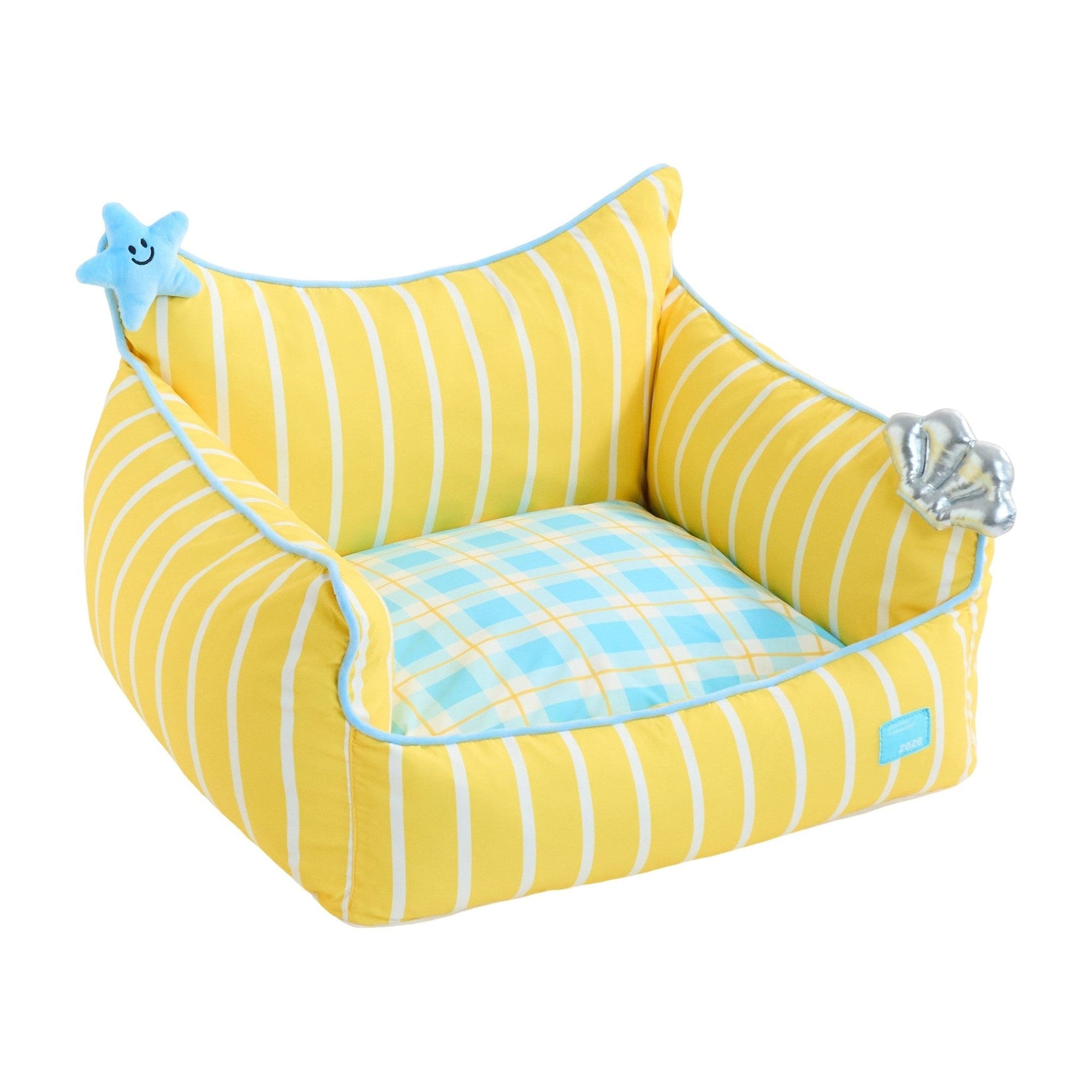 Seashell pet sofa three-quarter view on white