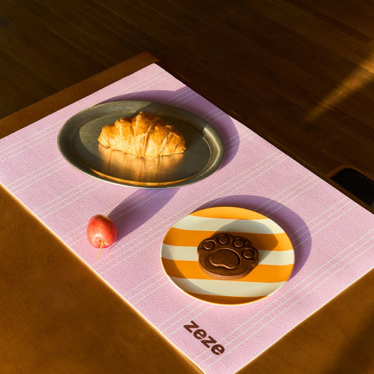 ZEZE Striped Pet Food Mat - Strawberry Cream