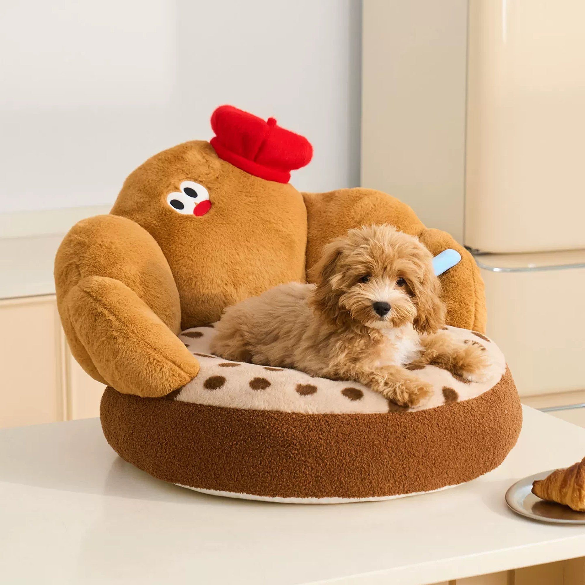 Puppy resting in the ZEZE Croissant pet sofa
